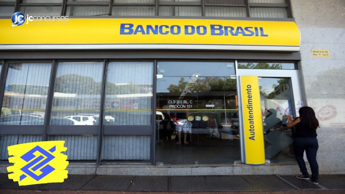 Concurso do Banco do Brasil: mulher é vista entrando em agência do BB - Divulgação
