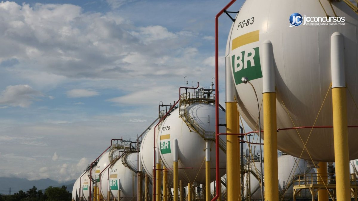 Petrobras informou que os preços de venda de gasolina às distribuidoras permanecem estáveis - Agência Brasil