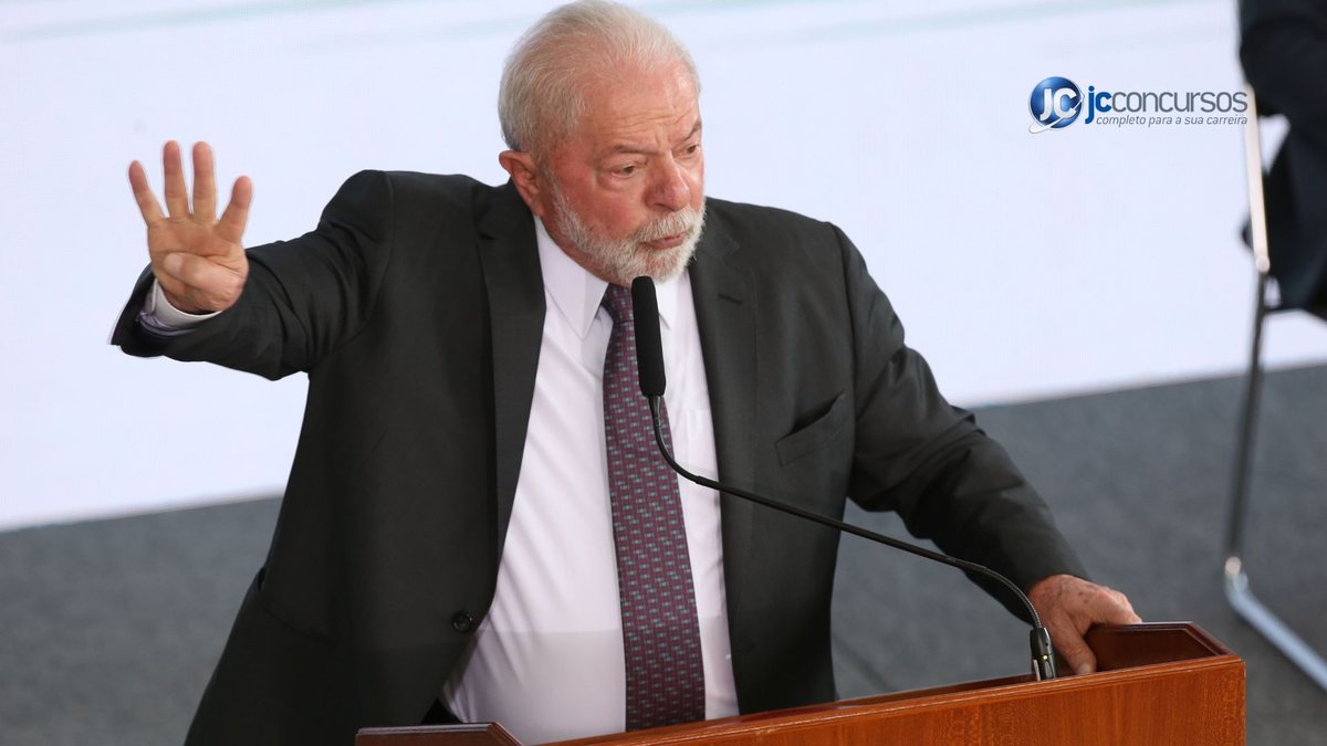Presidente Luiz Inácio Lula da Silva (PT) fala durante evento de lançamento do novo Bolsa Família - Agência Brasil - Lula critica dividendos da Petrobras
