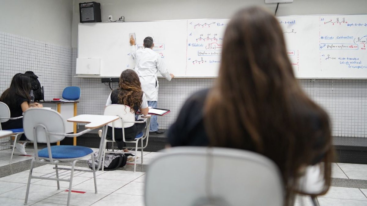 Números preocupam especialistas devido aos possíveis impactos negativos na qualidade do ensino - Agência Brasil