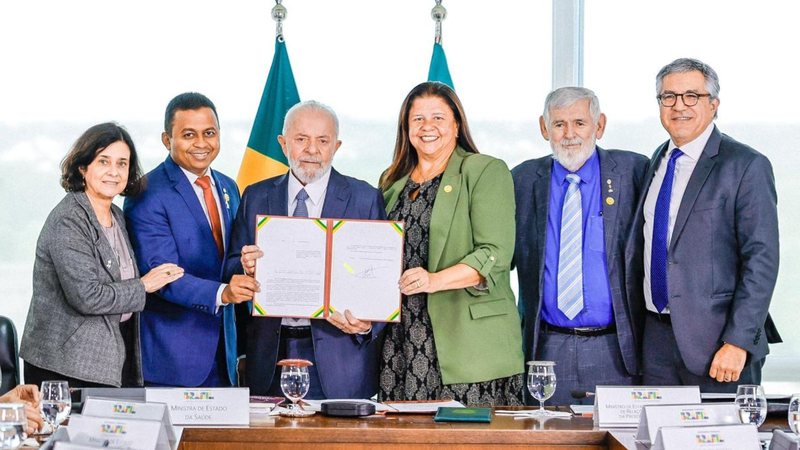 Presidente Luiz Inácio Lula da Silva (PT) sanciona projeto de lei