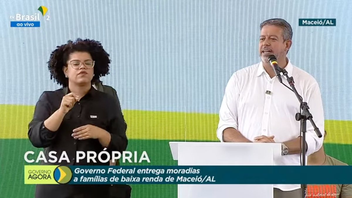 Arthur Lira (PP) discursa durante evento de entrega de moradias em Maceió (AL)