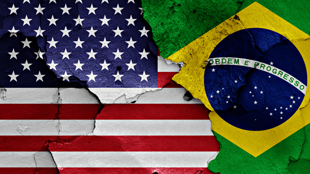 Bandeiras do Brasil e dos EUA lado a lado - Divulgação