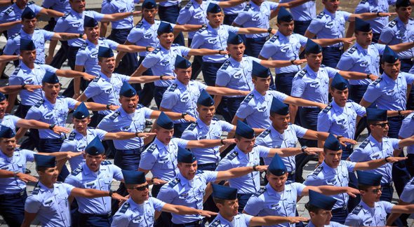Concurso Forças Armadas: alunos da Escola Preparatória de Cadetes do Ar durante desfile em Barbacena (MG) - Divulgação