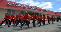 Concurso Bombeiros PB: oficiais perfilados durante desfile - Divulgação