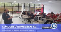 Concurso Bombeiros SC - membros da corporação durante atividade em sala de aula - Divulgação