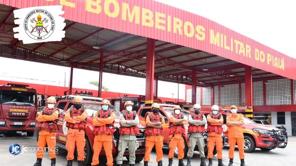 Concurso do Corpo de Bombeiros do Piauí: agentes perfilados em unidade da corporação - Divulgação