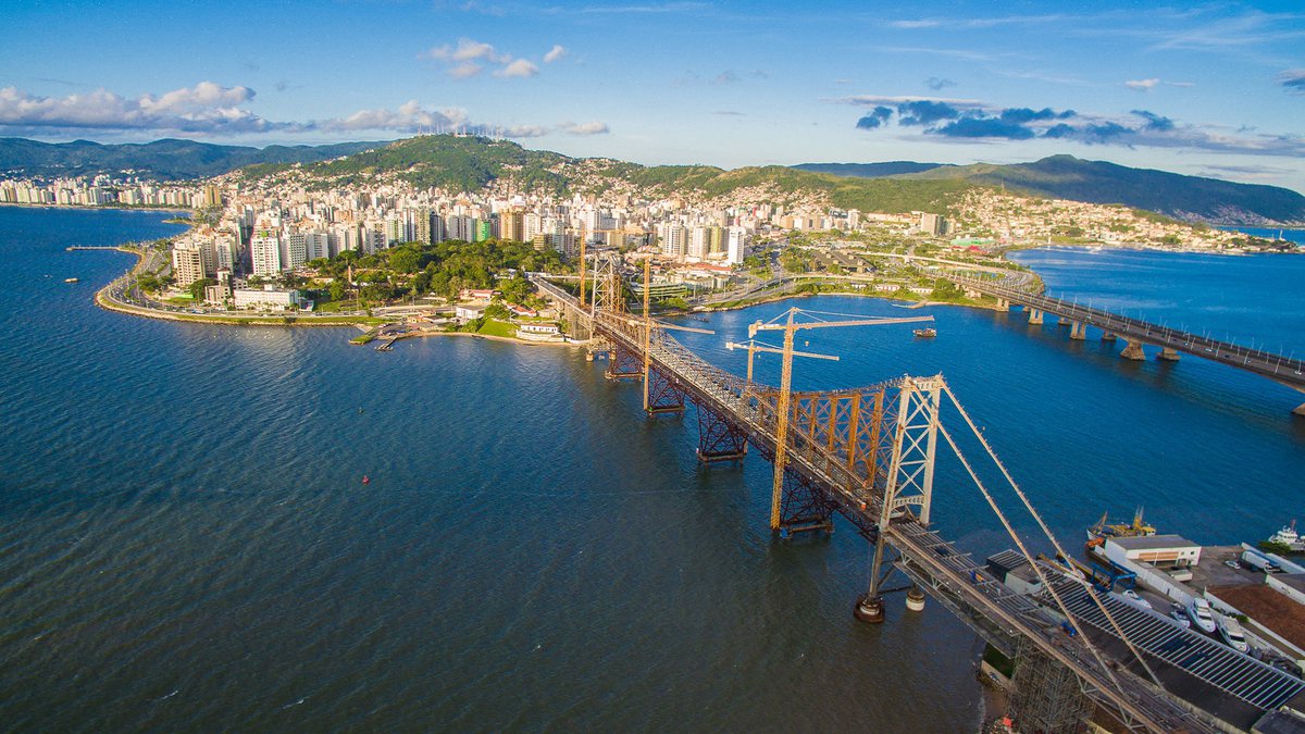 Concurso CRB-14: vista aérea de Florianópolis, onde fica a sede do órgão