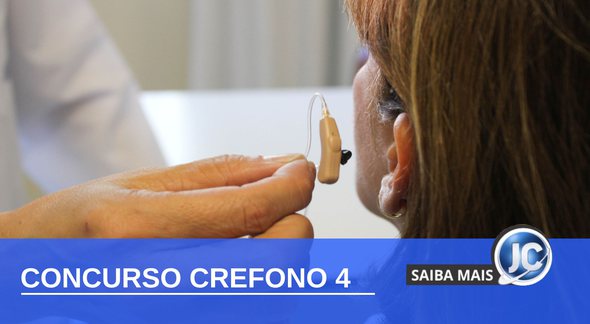 Concurso Crefono 4 - mulher recebe aparelho auditivo - Adauto Nascimento/HRAC-USP
