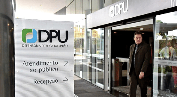 Concurso DPU: Urgente! Bolsonaro sanciona lei que cria 811 vagas para quadro próprio de pessoal; veja