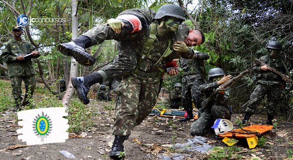 Concurso do Exército: militares durante exercício de atendimento médico - Divulgação