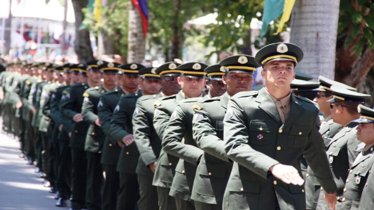 Concurso do Exército: alunos da ESA durante solenidade de diplomação
