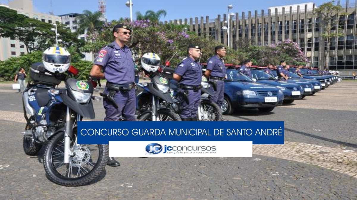 Concurso Guarda Municipal de Santo André - agentes da corporação perfilados ao lado de veículos