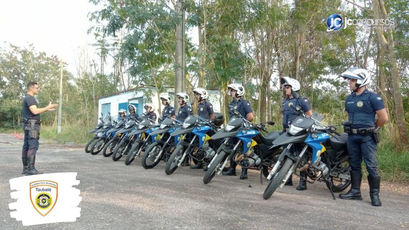 Concurso da Guarda Municipal de Taubaté: agentes recebem instrução durante treinamento