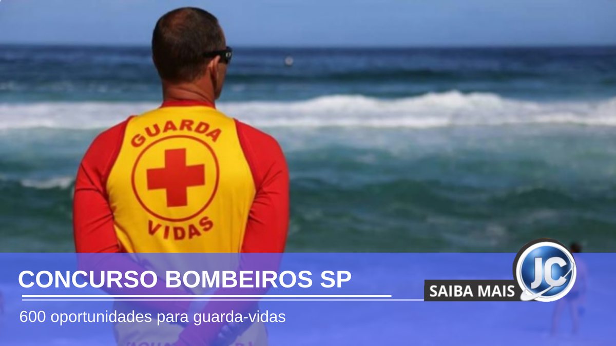 Concurso Bombeiros SP - guada-vidas durante monitoramento em praia