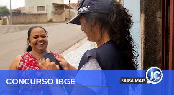 Concurso IBGE: recenseadora entrevista mulher durante a coleta do Censo 2010 - Simone Mello/Agência IBGE Notícias