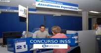Concurso INSS - homem recebe atendimento em agência do INSS - Elza Fiúza/ Agência Brasil