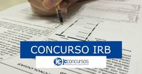 Concurso Instituto Rio Branco: pessoa respondendo prova - Divulgação
