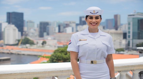 Militar da Marinha sorri para foto - Divulgação