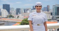 Concurso da Marinha: militar posa para foto sorrindo - Divulgação