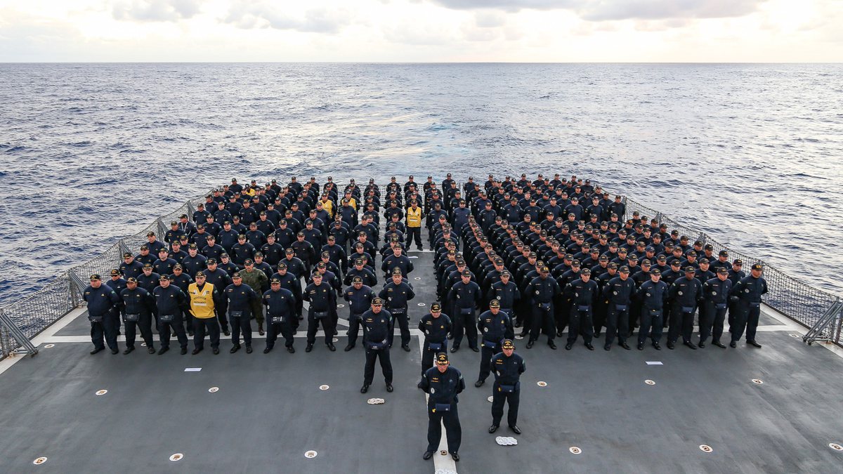 Concurso da Marinha: navio próximo à costa brasileira