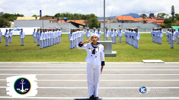 Concurso da Marinha: aprendizes-marinheiros perfilados durante solenidade - Foto: Divulgação