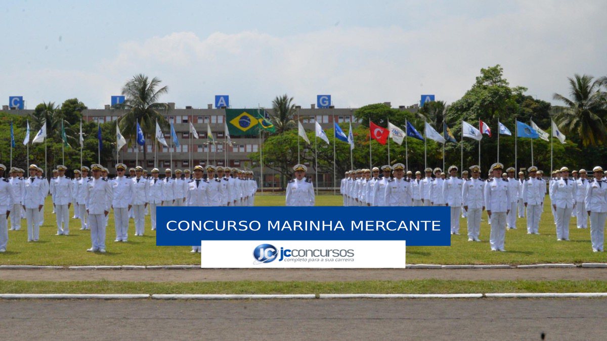 Concurso Marinha Mercante - estudantes perfilados