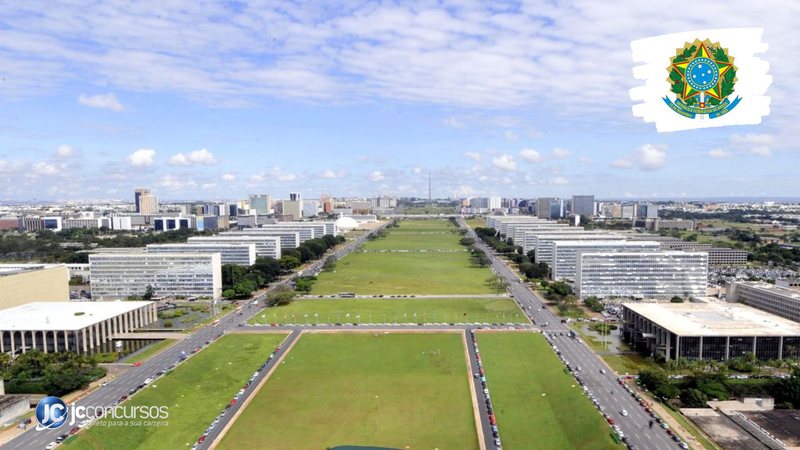 Concurso do Ministério do Planejamento: vista panorâmica da Esplanada dos Ministérios, em Brasília (DF)