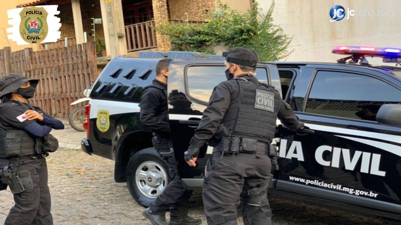 Concurso da PC MG: policiais civis ao lado de viatura