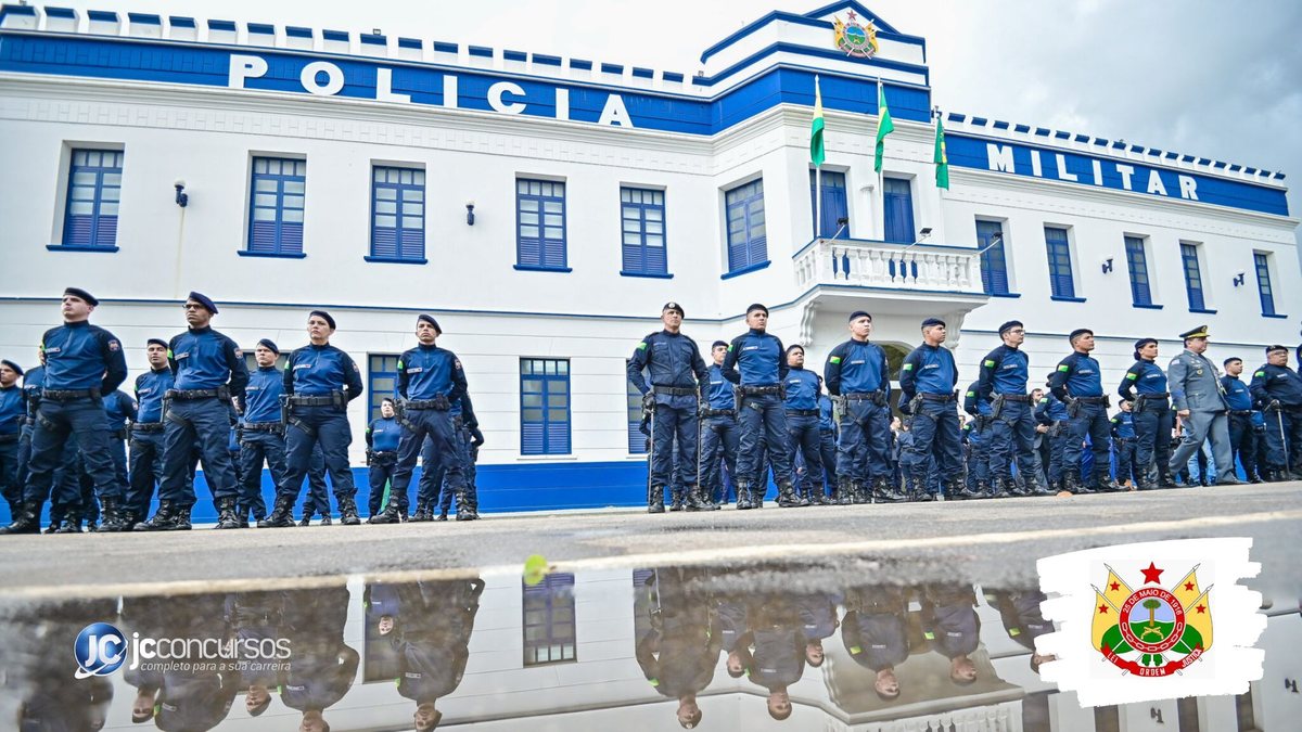 Concurso da PM AC: policiais perfilados no pátio do Quartel do Comando-Geral