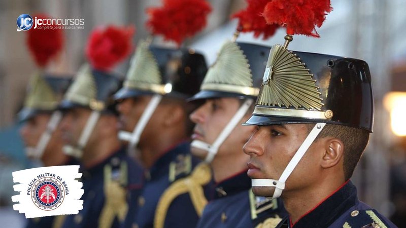 Concurso da PM BA: alunos do Curso de Formação de Oficiais perfilados durante solenidade