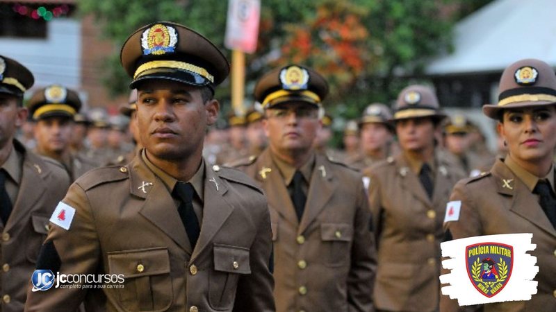 Concurso da PM MG: oficiais perfilados durante solenidade da corporação - Foto: Divulgação/ALMG