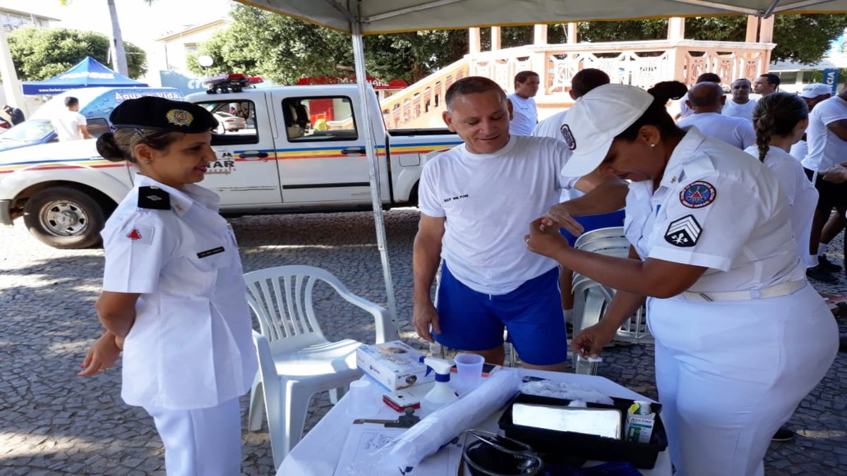 Concurso PM MG: médica da Polícia Militar de Minas Gerais durante atendimento a membro da corporação