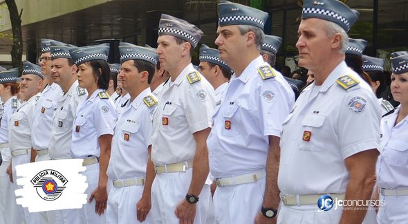 Concurso da PM SP: oficiais de saúde perfilados com uniforme da corporação - Divulgação