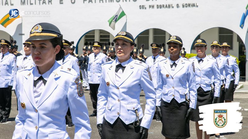 Concurso da PMERJ: oficiais da corporação perfilados durante solenidade - Foto: Divulgação