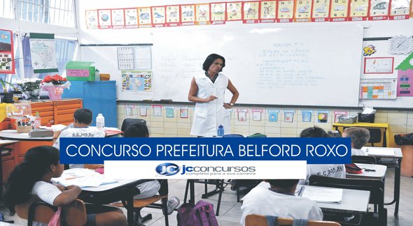 Concurso Prefeitura de Belford Roxo - professor e estudantes em sala de aula - EBC