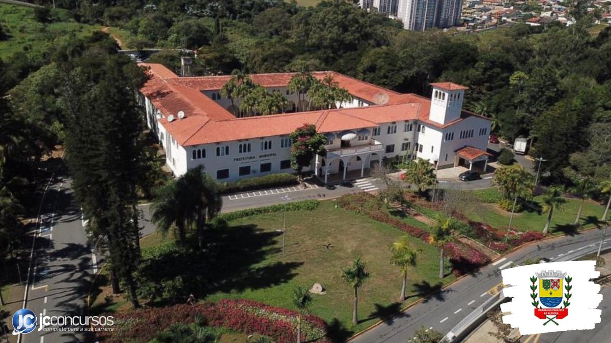 Concurso de Bragança Paulista SP: vista aérea da prefeitura