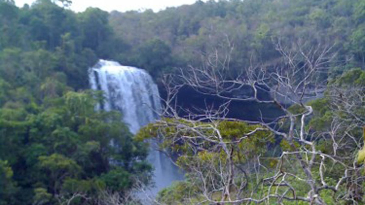 Concurso da prefeitura de Novo Mundo MT: vista da cachoeira
