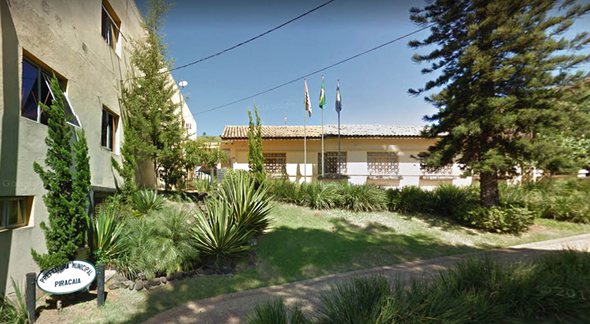 Concurso de Piracaia: sede da prefeitura - Google Street View