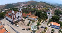 Concurso da Prefeitura de Queluz: vista aérea da área central do município - Divulgação