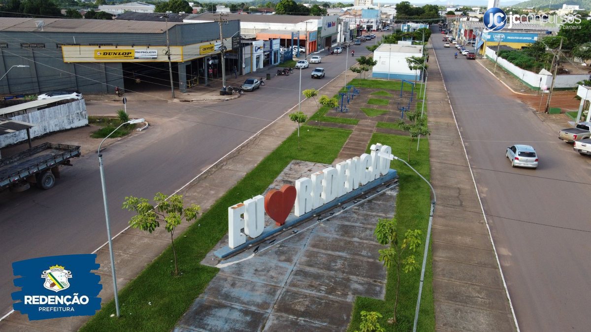 Concurso da Prefeitura de Redenção PA: vista aérea do letreiro turístico da cidade