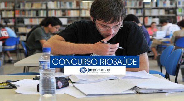 Concurso RioSaúde - homem estudando - UFSC-Creative Commons