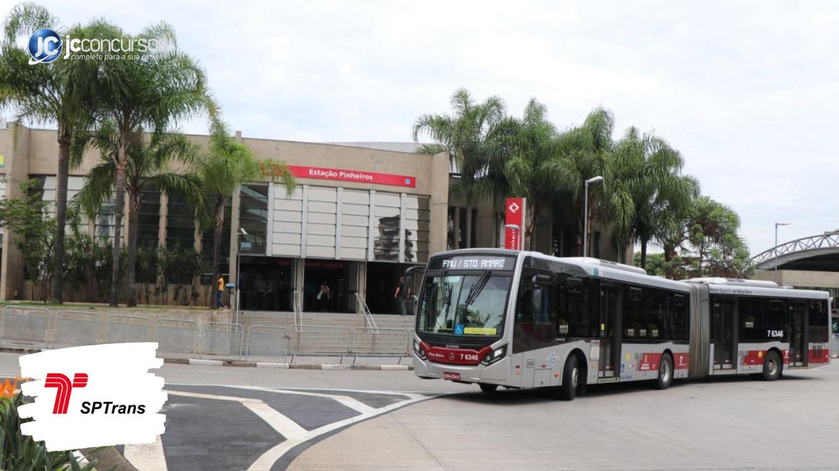 Concurso da SPTrans: ônibus deixa terminal de transporte na capital