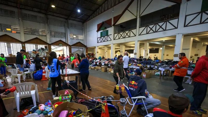 Doações para vítimas das enchentes no RS - Gustavo Mansur - Palacio Piratini