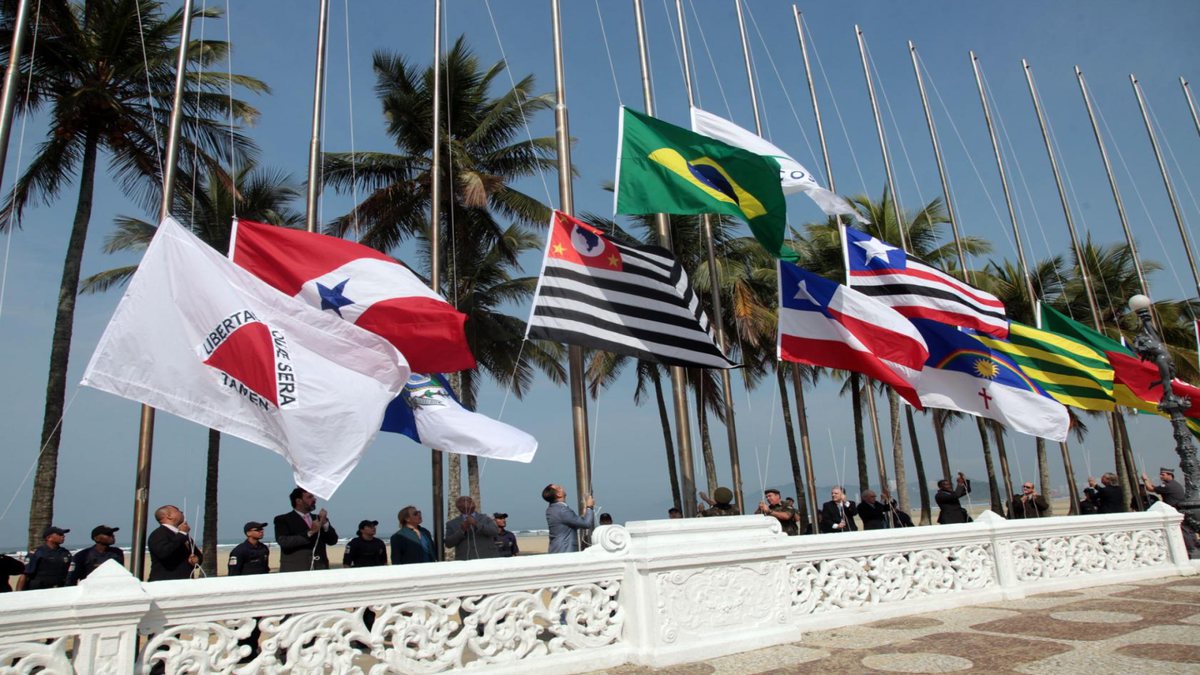 Bandeiras dos Estados e do Brasil
