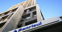 Fachada de agência do Banrisul, banco estatal com sede em Porto Alegre - Divulgação