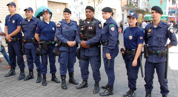 servidores públicos exercendo a função de guarda municipal - Divulgação