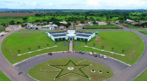 Vista aérea da Prefeitura de Vila Rica, no interior de Mato Grosso - Israel Monteiro