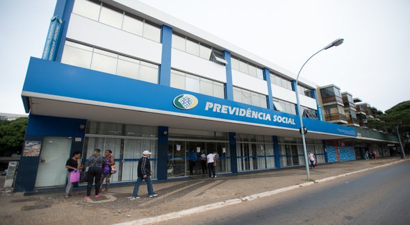 Fraude no INSS: servidores cobram propina em troca de benefício, diz PF - Agência Brasil