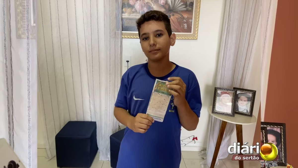 Garoto de 10 anos, mora na cidade de Cajazeiras, na Paraíba - Reprodução - Mega-Sena da Virada